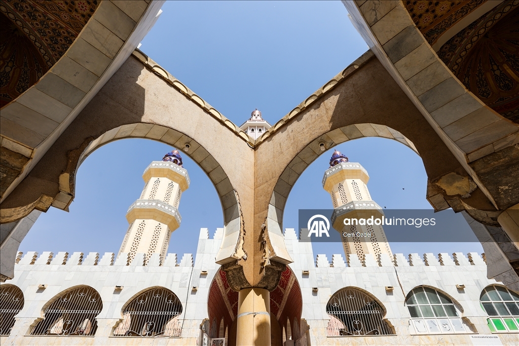 Senegal'de Müridi tarikatının kurucusu Şeyh Ahmedu Bamba'nın mirası: Touba Büyük Camisi