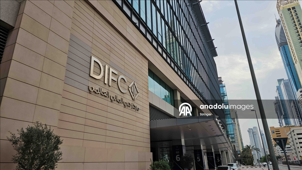 В ОАЭ торги на биржах Абу-Даби и Дубая приостановлены на два дня