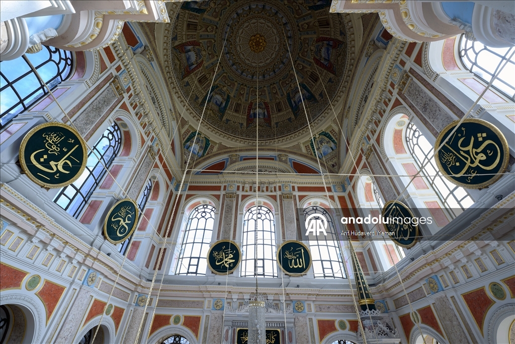 Выдающийся памятник османской архитектуры XIX века - Большая мечеть Меджидие