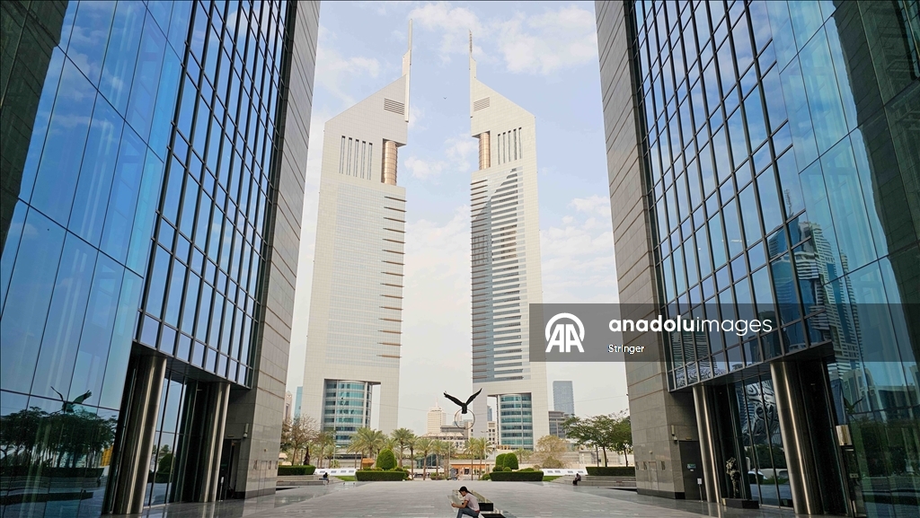 В ОАЭ торги на биржах Абу-Даби и Дубая приостановлены на два дня