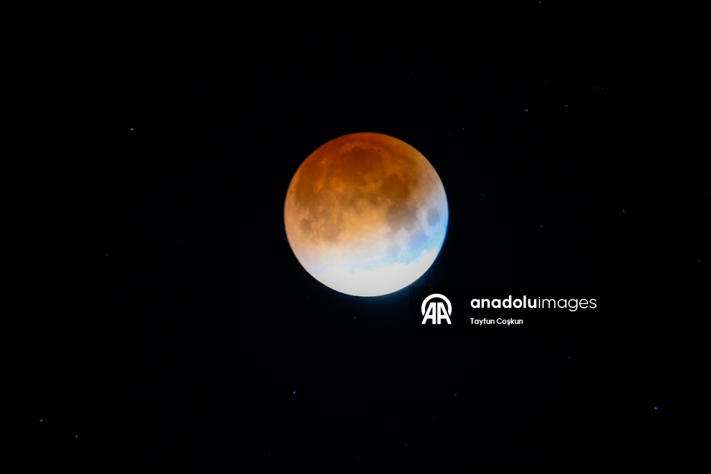 California'da tam ay tutulması