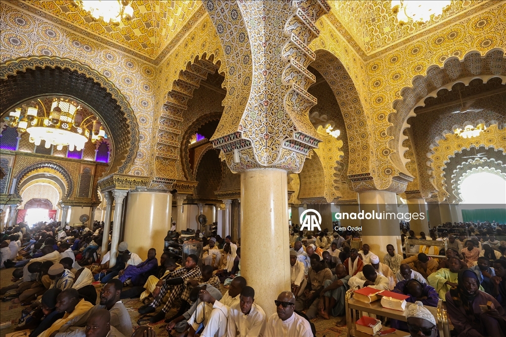 Senegal'de Müridi tarikatının kurucusu Şeyh Ahmedu Bamba'nın mirası: Touba Büyük Camisi