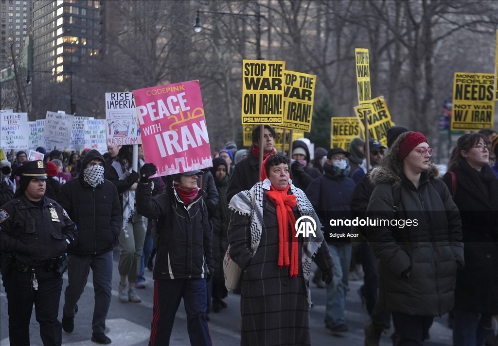 New York’ta ABD ve İsrail’in İran’a yönelik saldırıları protesto edildi