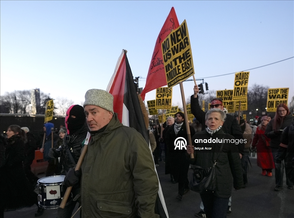 New York’ta ABD ve İsrail’in İran’a yönelik saldırıları protesto edildi