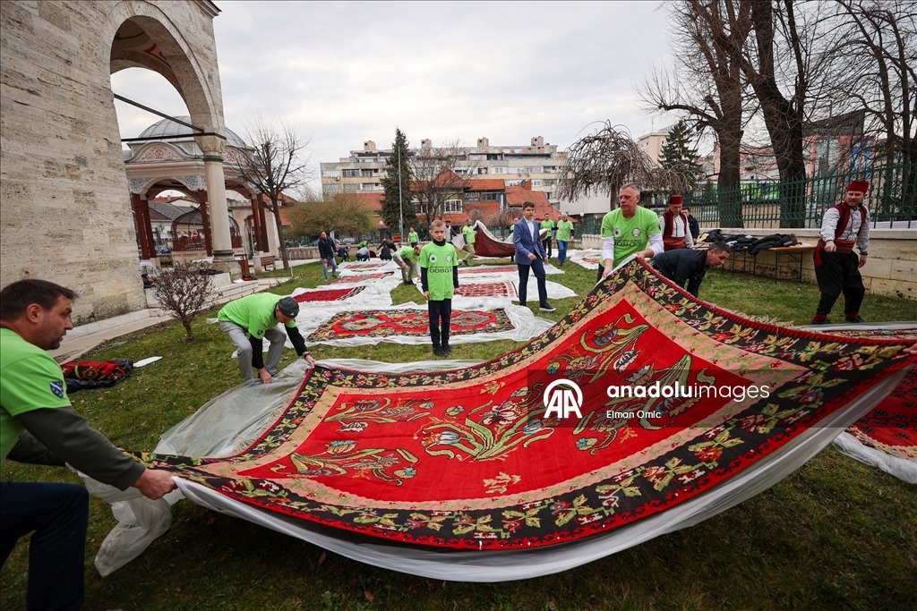 В исторической мечети Ферхадия в Боснии и Герцеговине прошел традиционный ифтар