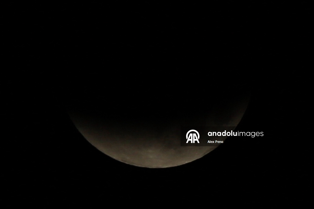 Total Lunar Eclipse Seen in El Salvador