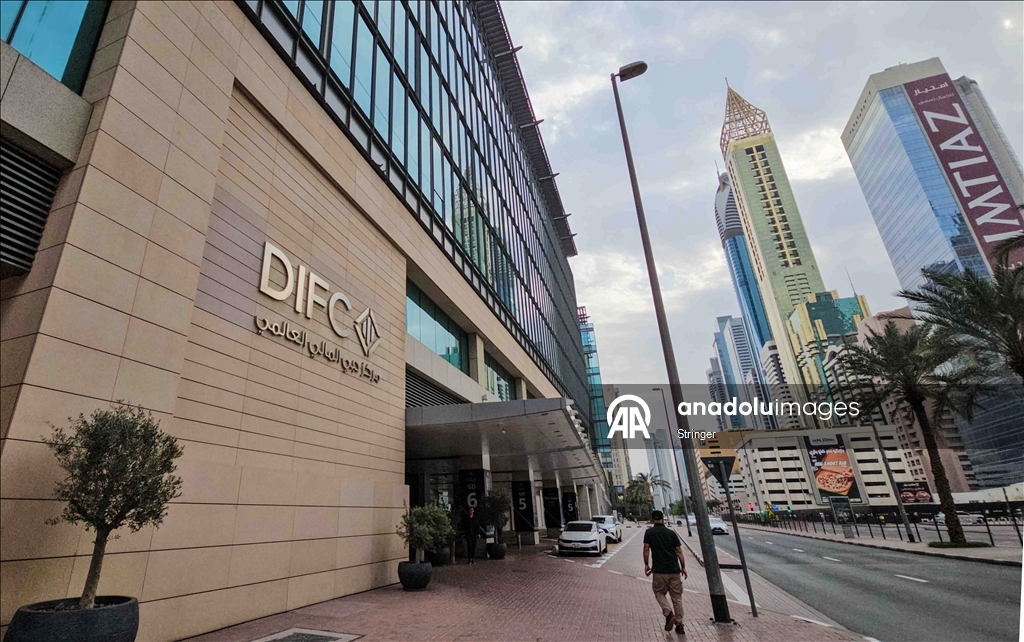 В ОАЭ торги на биржах Абу-Даби и Дубая приостановлены на два дня