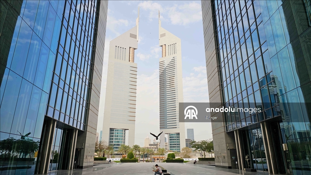 В ОАЭ торги на биржах Абу-Даби и Дубая приостановлены на два дня