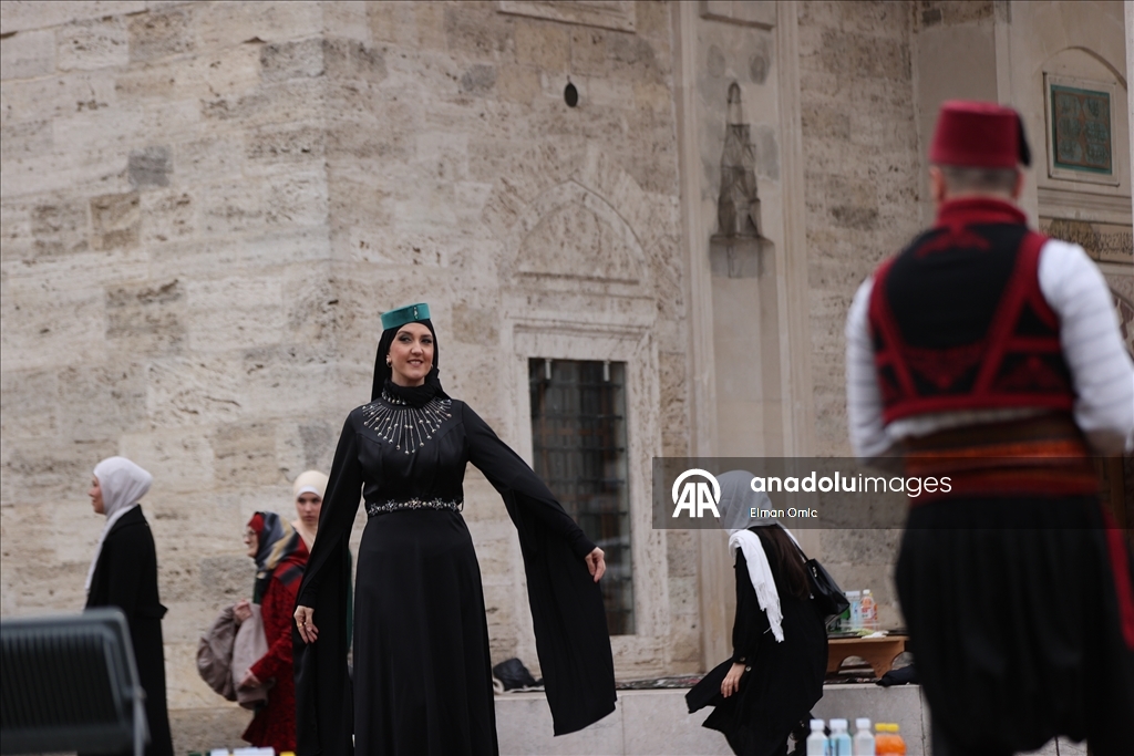 В исторической мечети Ферхадия в Боснии и Герцеговине прошел традиционный ифтар