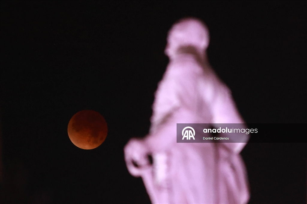 Meksika'da kanlı ay tutulması 