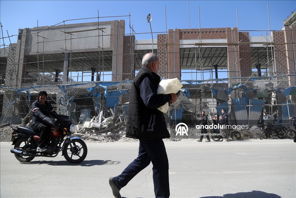 ABD-İsrail'in İran'a saldırılarında ağır hasar alan Firdevsi Meydanı ve çevresi görüntülendi