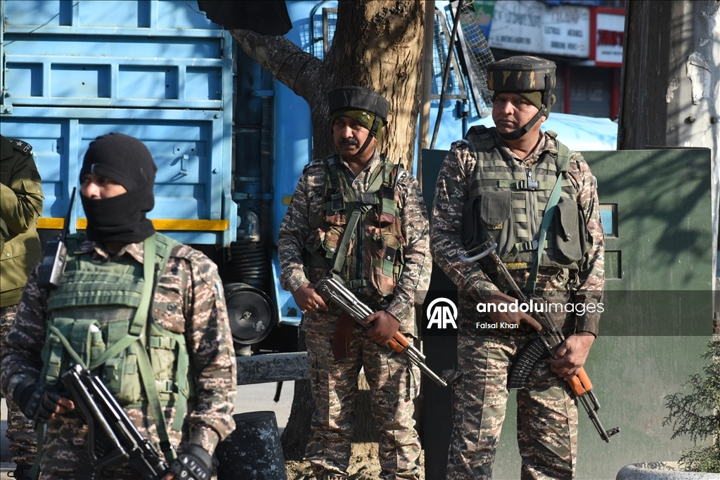 В Кашмире усилены меры безопасности после сообщения о гибели Хаменеи