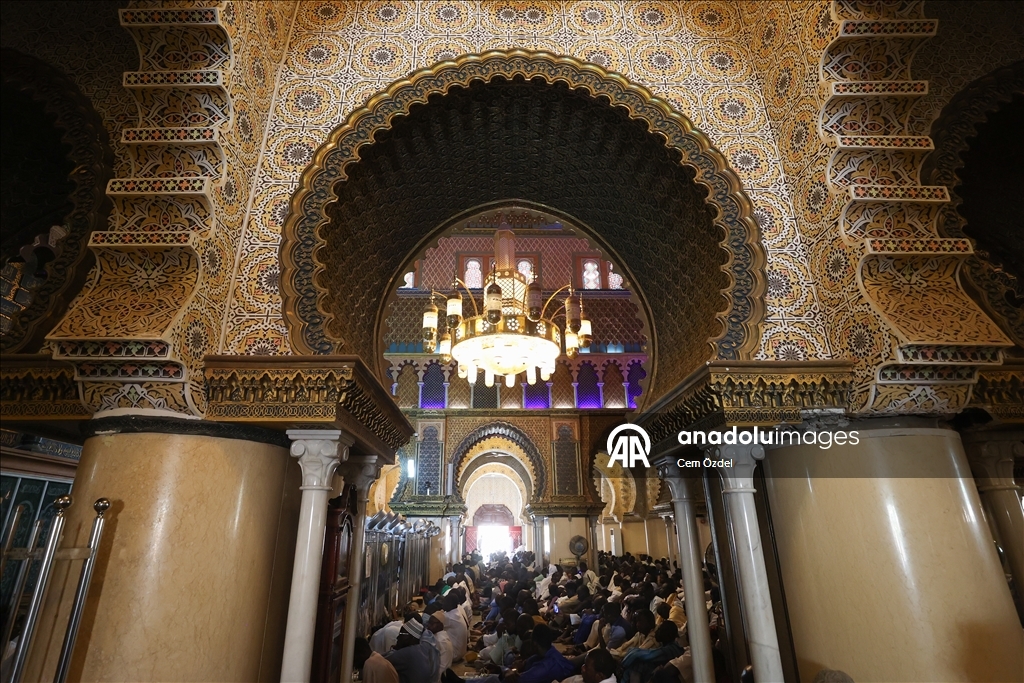 Senegal'de Müridi tarikatının kurucusu Şeyh Ahmedu Bamba'nın mirası: Touba Büyük Camisi