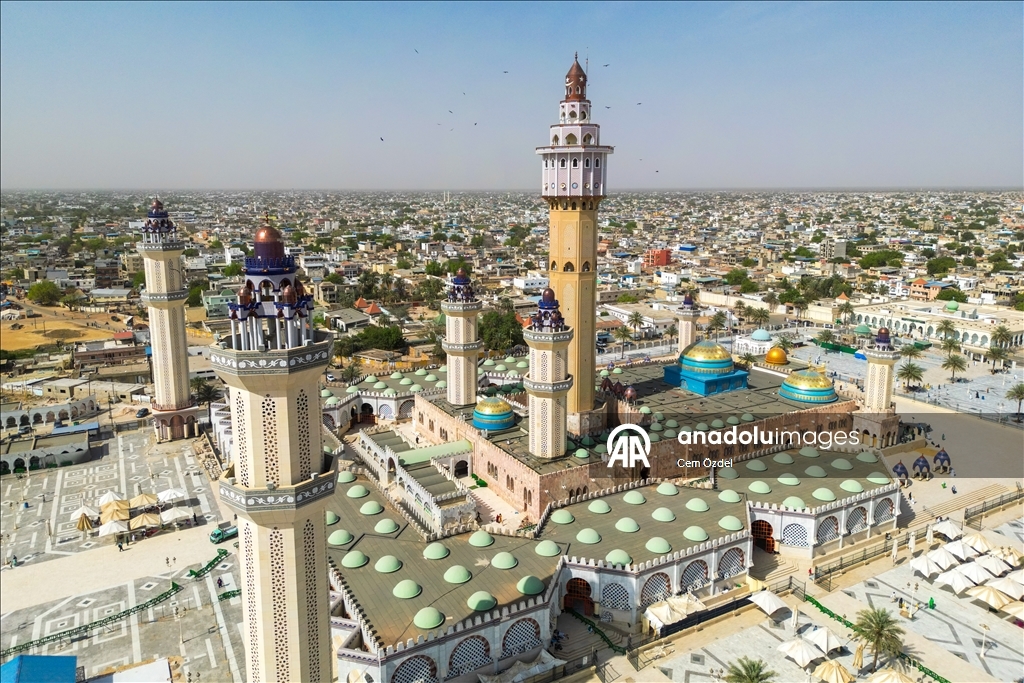 Senegal'de Müridi tarikatının kurucusu Şeyh Ahmedu Bamba'nın mirası: Touba Büyük Camisi