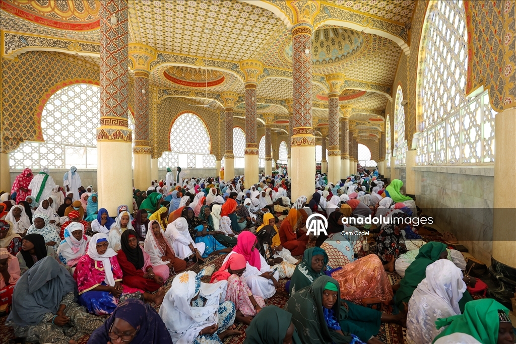 Senegal'de Müridi tarikatının kurucusu Şeyh Ahmedu Bamba'nın mirası: Touba Büyük Camisi