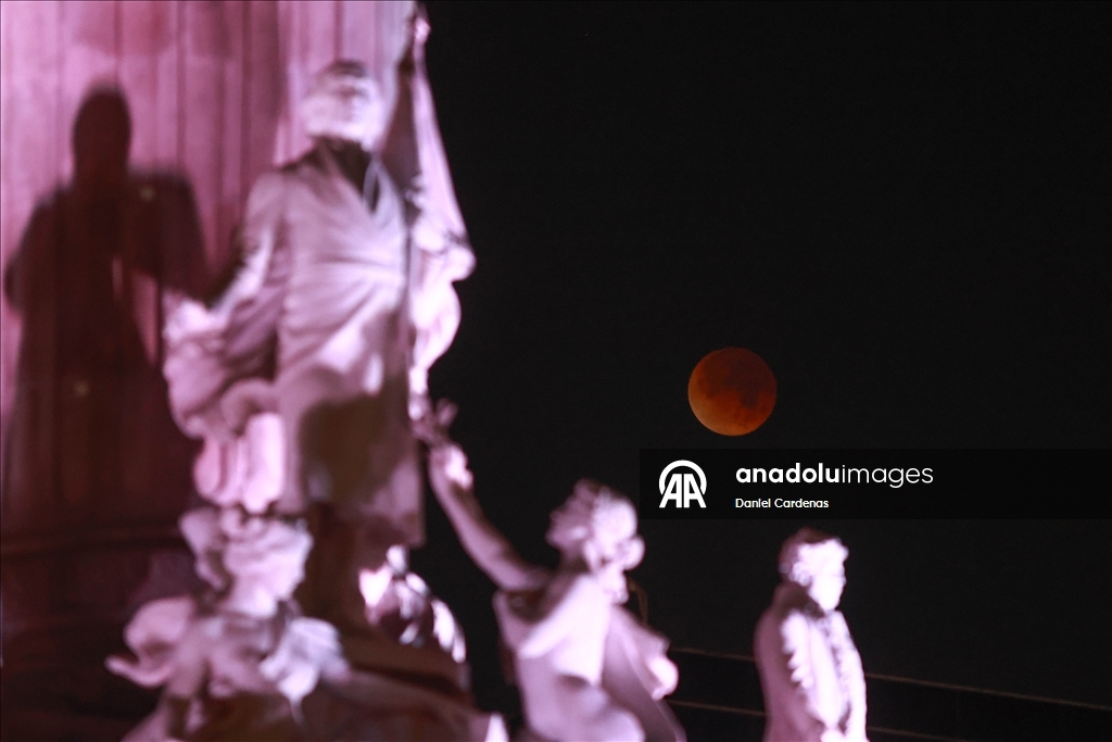 Meksika'da kanlı ay tutulması 