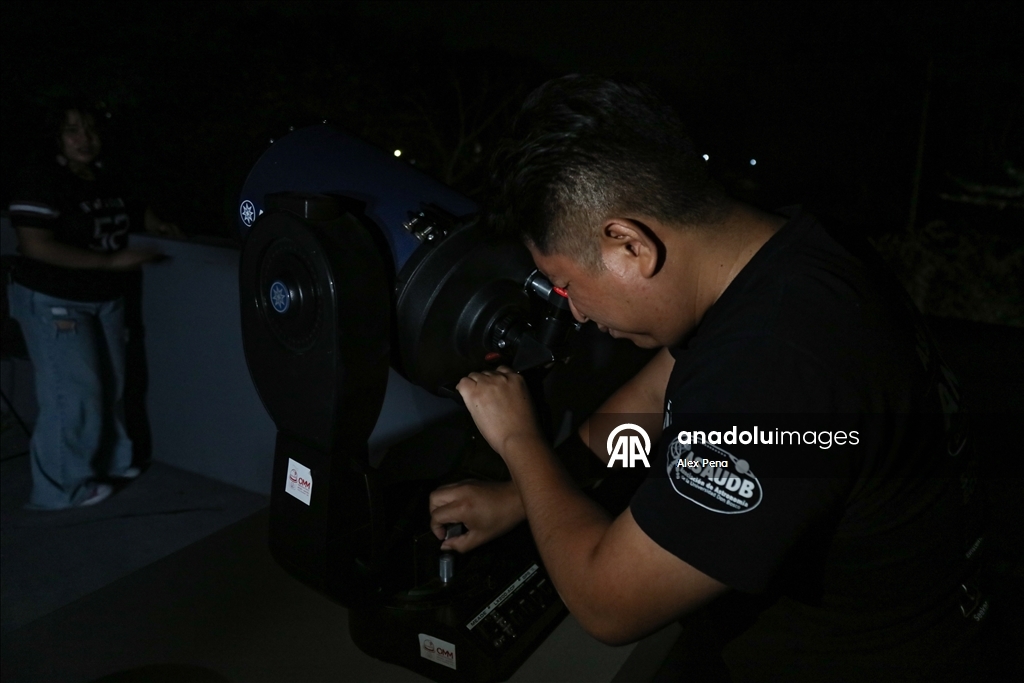Total Lunar Eclipse Seen in El Salvador