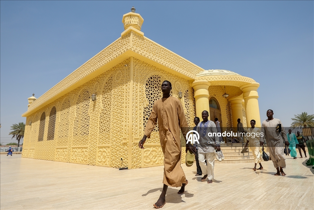 Senegal'de Müridi tarikatının kurucusu Şeyh Ahmedu Bamba'nın mirası: Touba Büyük Camisi