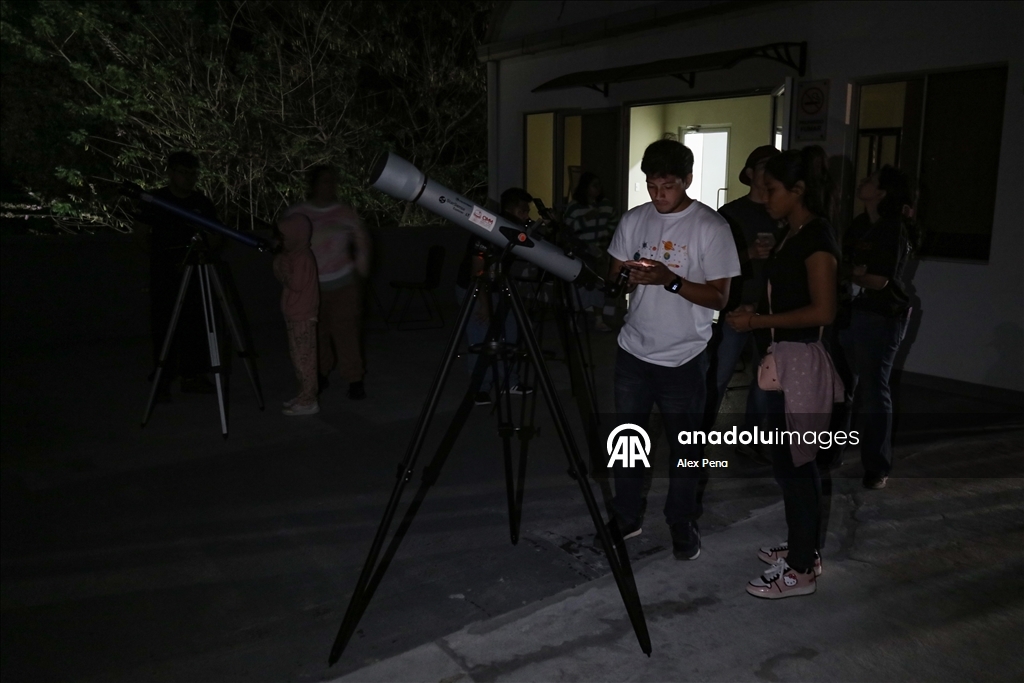 Total Lunar Eclipse Seen in El Salvador