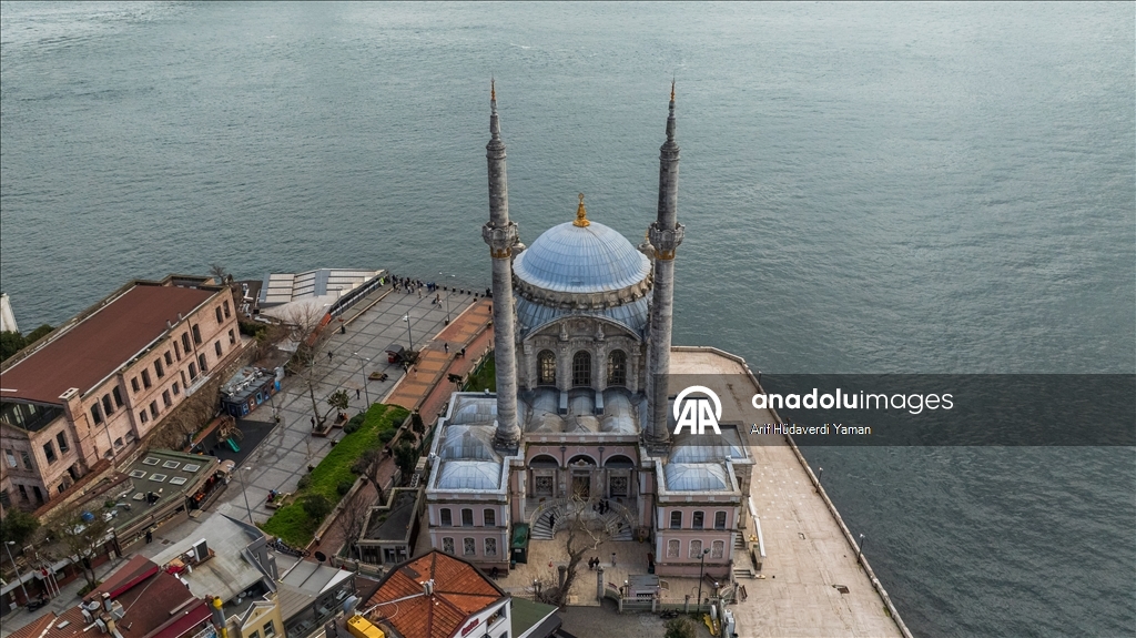 Выдающийся памятник османской архитектуры XIX века - Большая мечеть Меджидие