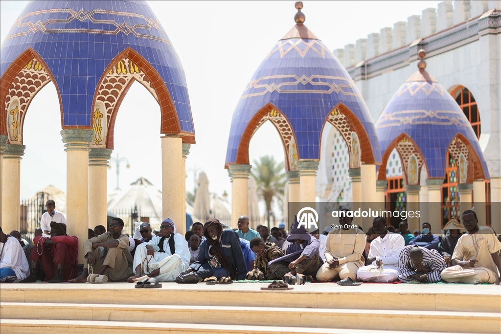 Senegal'de Müridi tarikatının kurucusu Şeyh Ahmedu Bamba'nın mirası: Touba Büyük Camisi