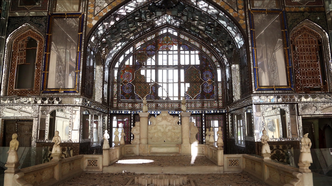 AA ekibi, İsrail ve ABD’nin Tahran’daki saldırılarında hasar gören Gülistan Sarayı’nı görüntüledi