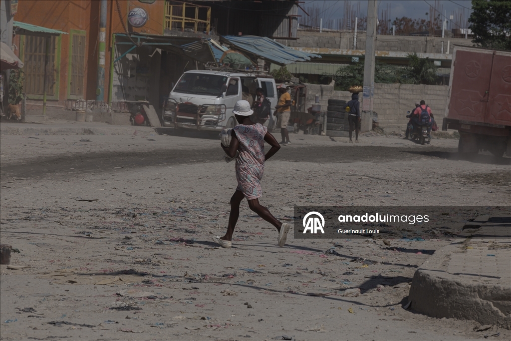 Несмотря на растущие проблемы с безопасностью в Гаити, повседневная жизнь идет своим чередом