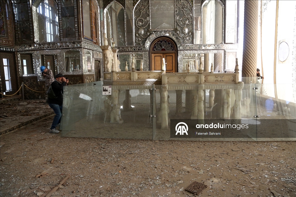طهران.. الأناضول توثق الدمار في "قصر غولستان" التاريخي
