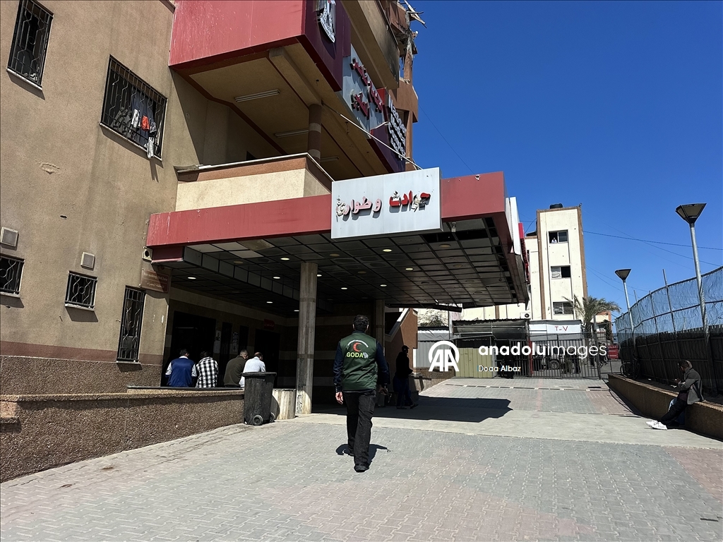 Американский врач продолжает свою профессиональную деятельность в Газе, где система здравоохранения находится на грани коллапса