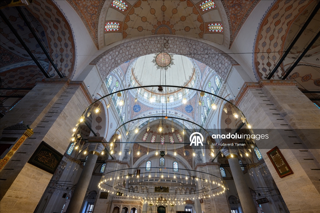 İSTANBUL'UN SELATİN CAMİLERİ - Tarihi yarımadadaki Beyazıt Camisi, Osmanlının klasik mimarisini yansıtıyor