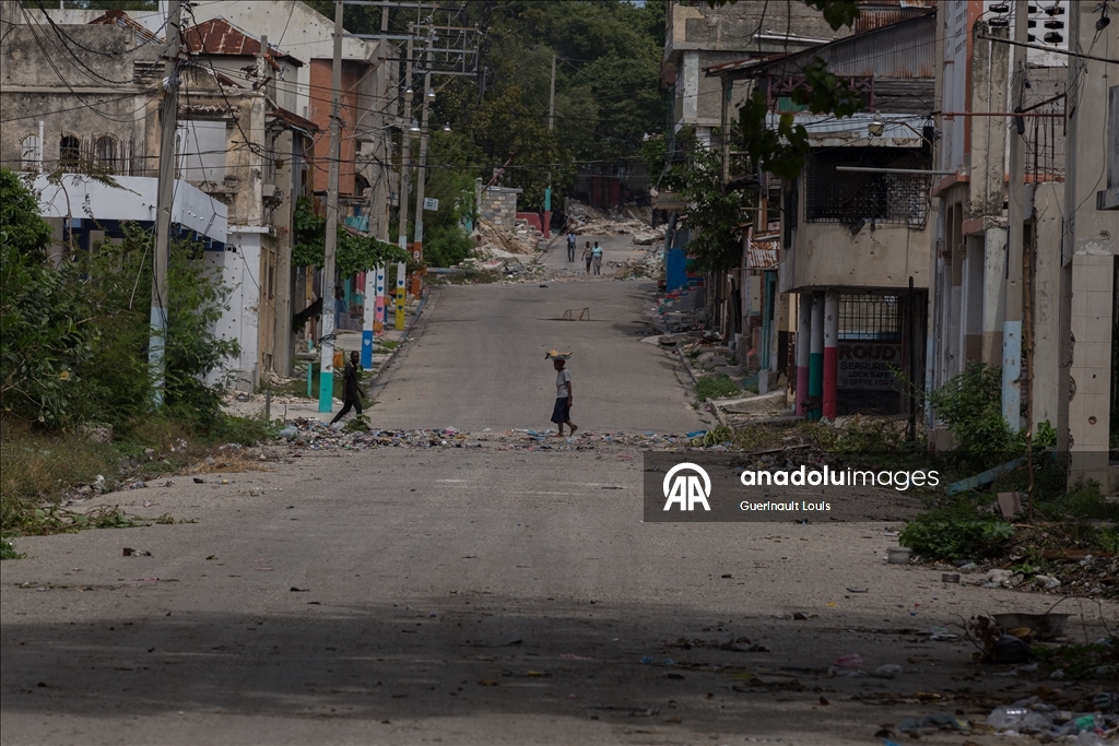 Несмотря на растущие проблемы с безопасностью в Гаити, повседневная жизнь идет своим чередом