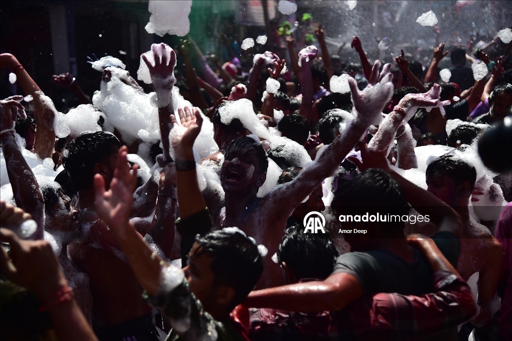 Hindistan'da "Holi Festivali" kutlamaları