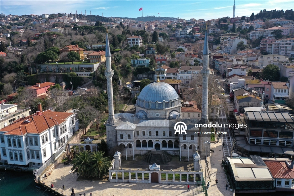 جامع "بكلربكي".. تحفة عثمانية تعانق البوسفور في إسطنبول
