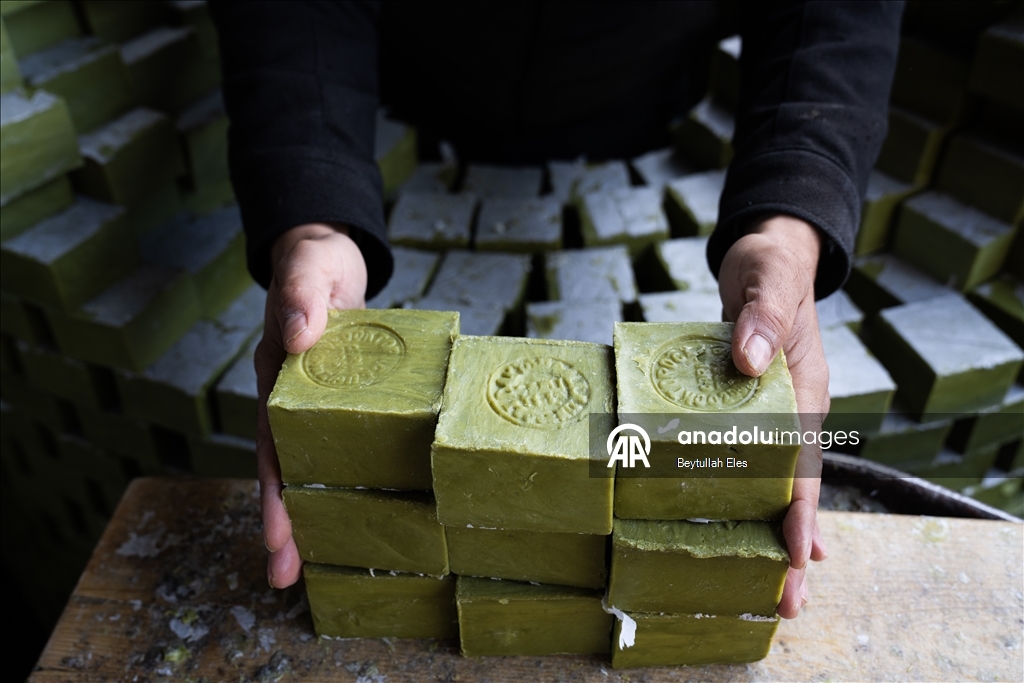 Nizip’te geleneksel yöntemlerle üretilen zeytin sabunu yerli ve yabancı pazarlarda talep görüyor