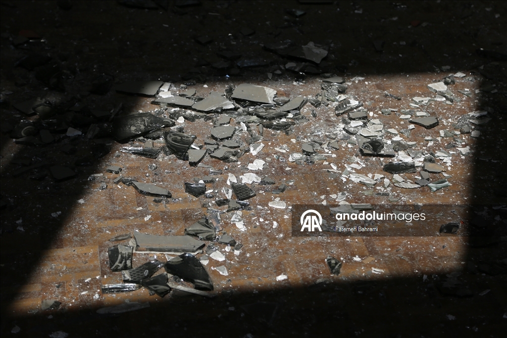 طهران.. الأناضول توثق الدمار في "قصر غولستان" التاريخي