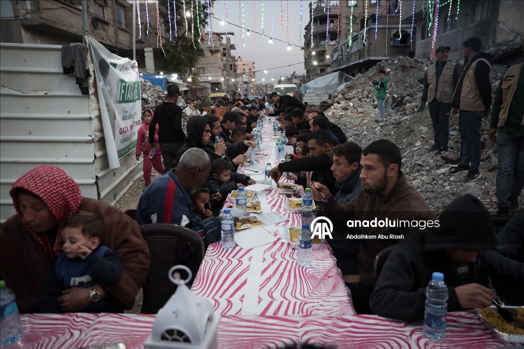 В Газе была организована коллективная программа ифтара