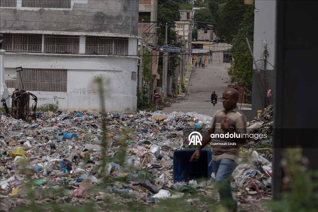 Несмотря на растущие проблемы с безопасностью в Гаити, повседневная жизнь идет своим чередом