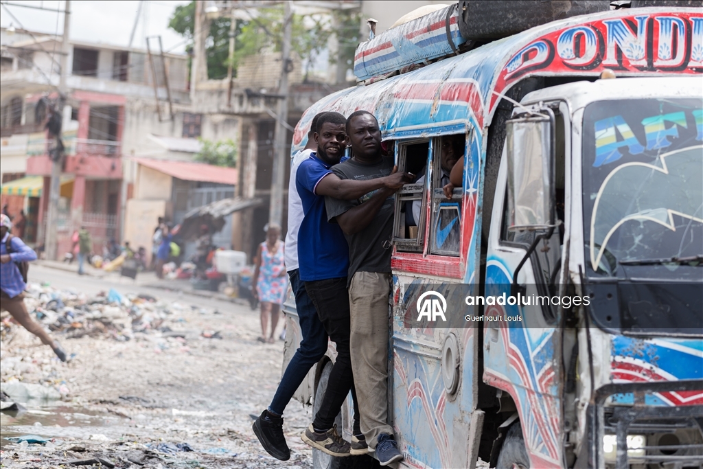 Несмотря на растущие проблемы с безопасностью в Гаити, повседневная жизнь идет своим чередом