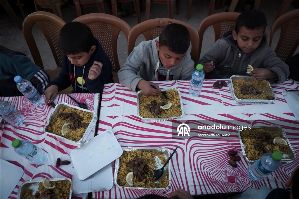 В Газе была организована коллективная программа ифтара