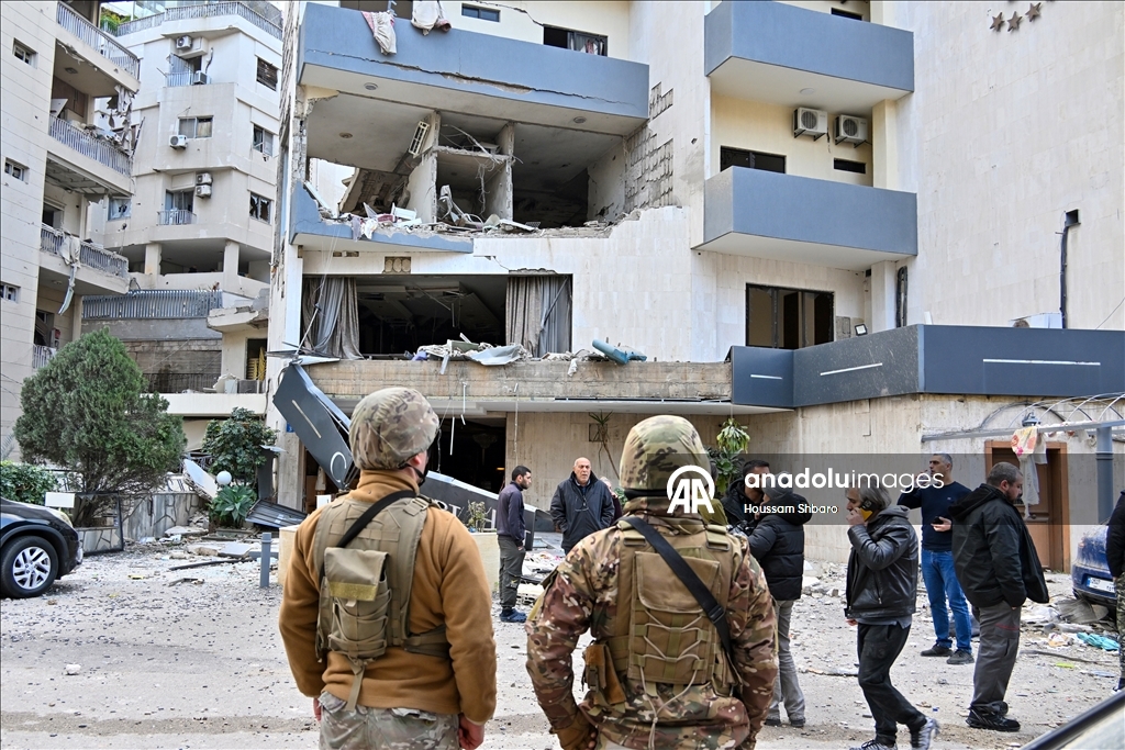 Израильские войска нанесли удар по отелю в районе Хазмийе в Ливане