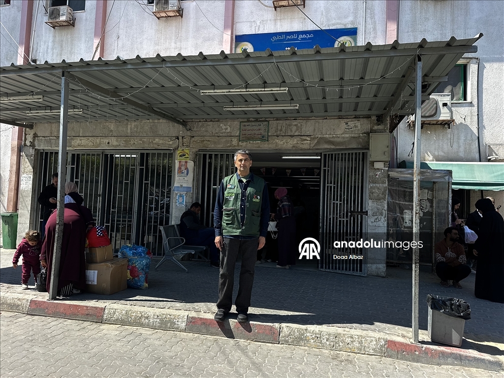 Американский врач продолжает свою профессиональную деятельность в Газе, где система здравоохранения находится на грани коллапса