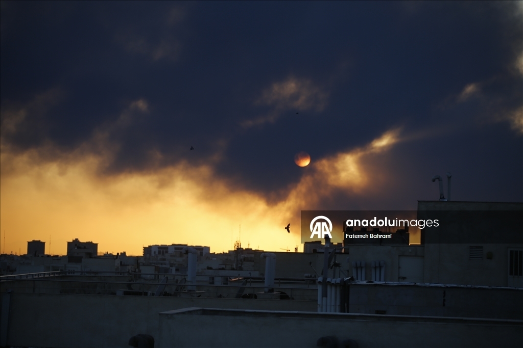 Атаки США и Израиля на Иран продолжаются  10