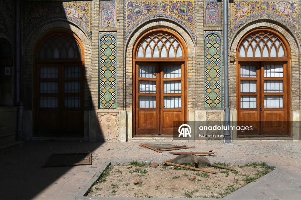 طهران.. الأناضول توثق الدمار في "قصر غولستان" التاريخي