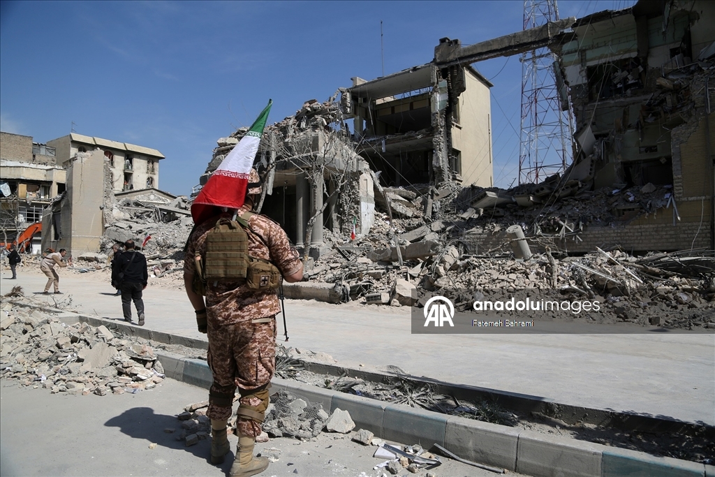 AA Ekibi, ABD-İsrail saldırısında hedef alınan İnkilap Meydanı'nı görüntüledi