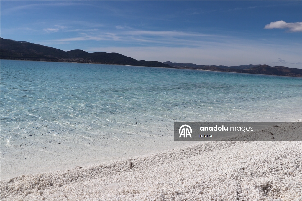 Salda'nın su seviyesi yükseldi, kuruyan Akgöl ve Yarışlı gölleri yeniden su tuttu