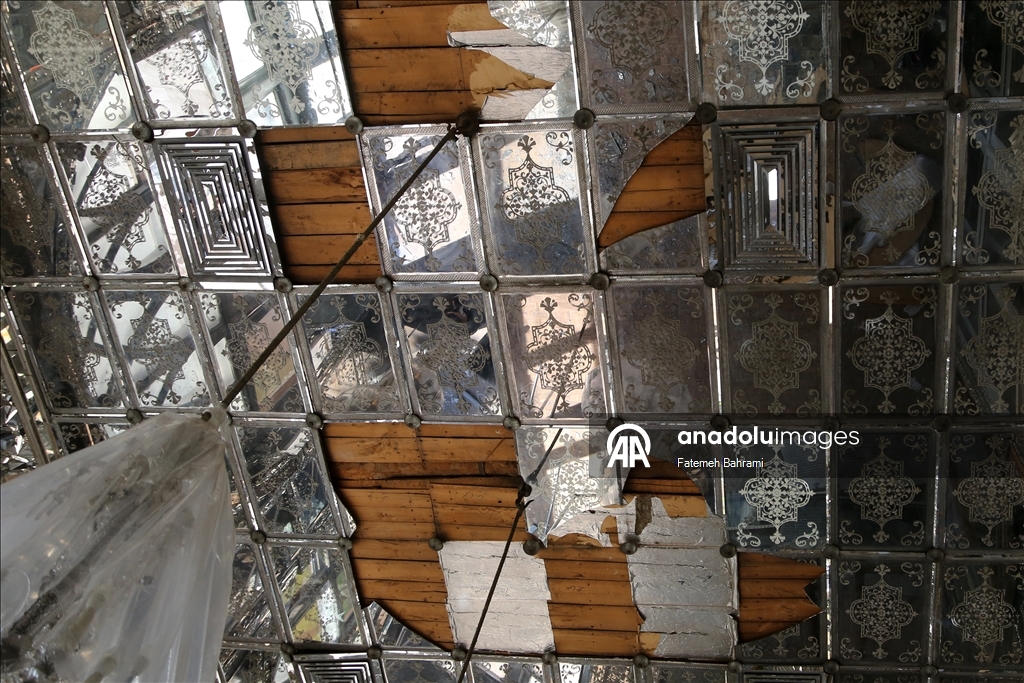 طهران.. الأناضول توثق الدمار في "قصر غولستان" التاريخي
