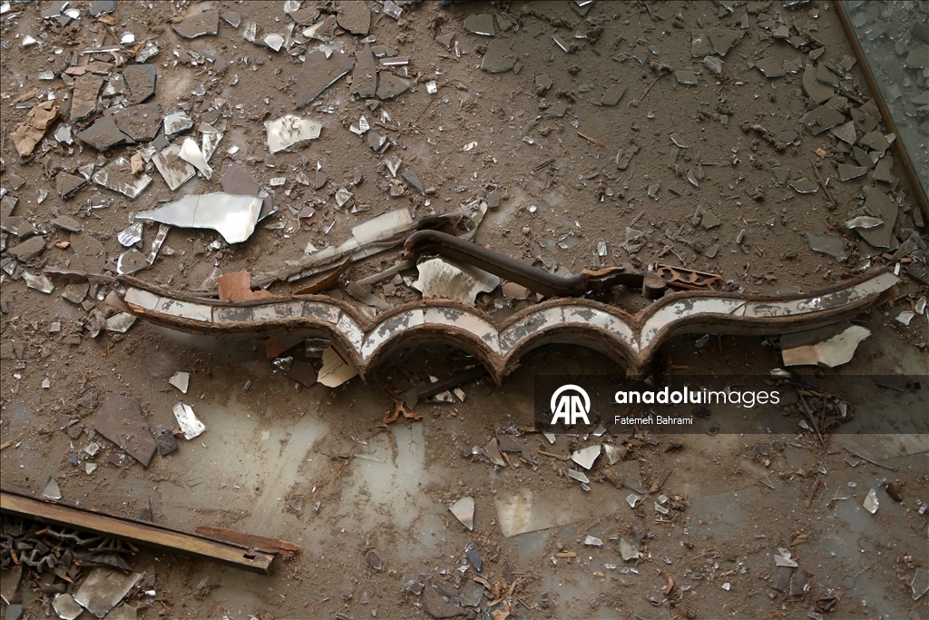 طهران.. الأناضول توثق الدمار في "قصر غولستان" التاريخي