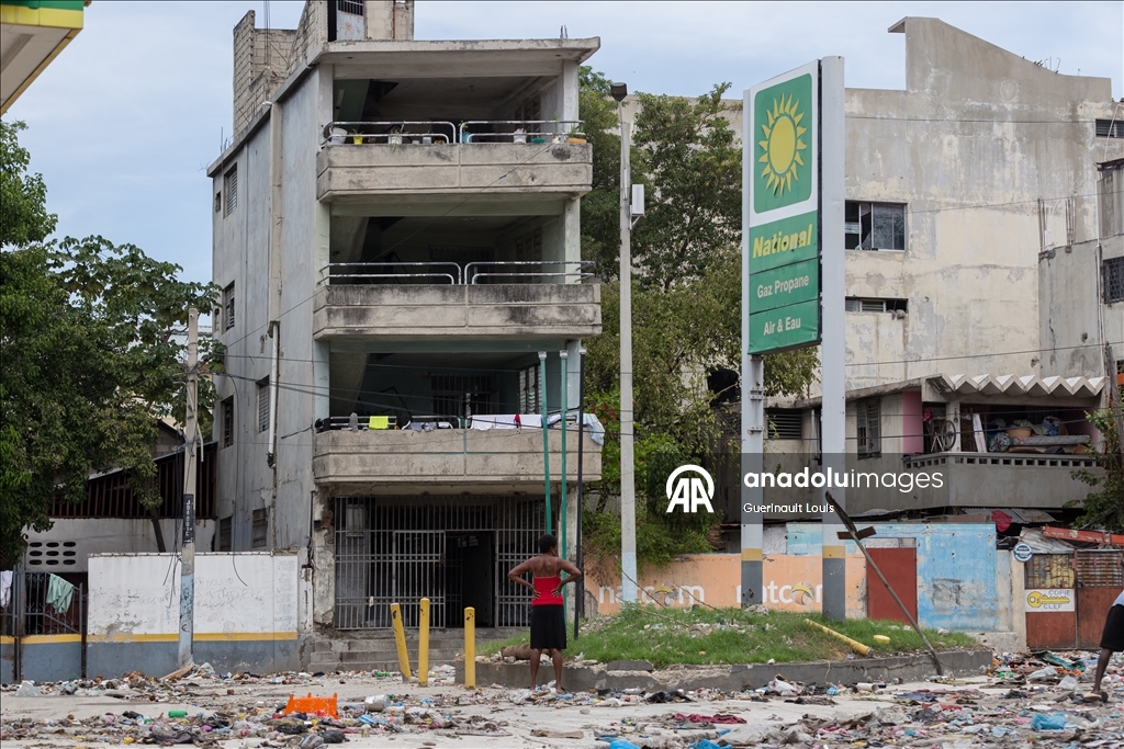Несмотря на растущие проблемы с безопасностью в Гаити, повседневная жизнь идет своим чередом