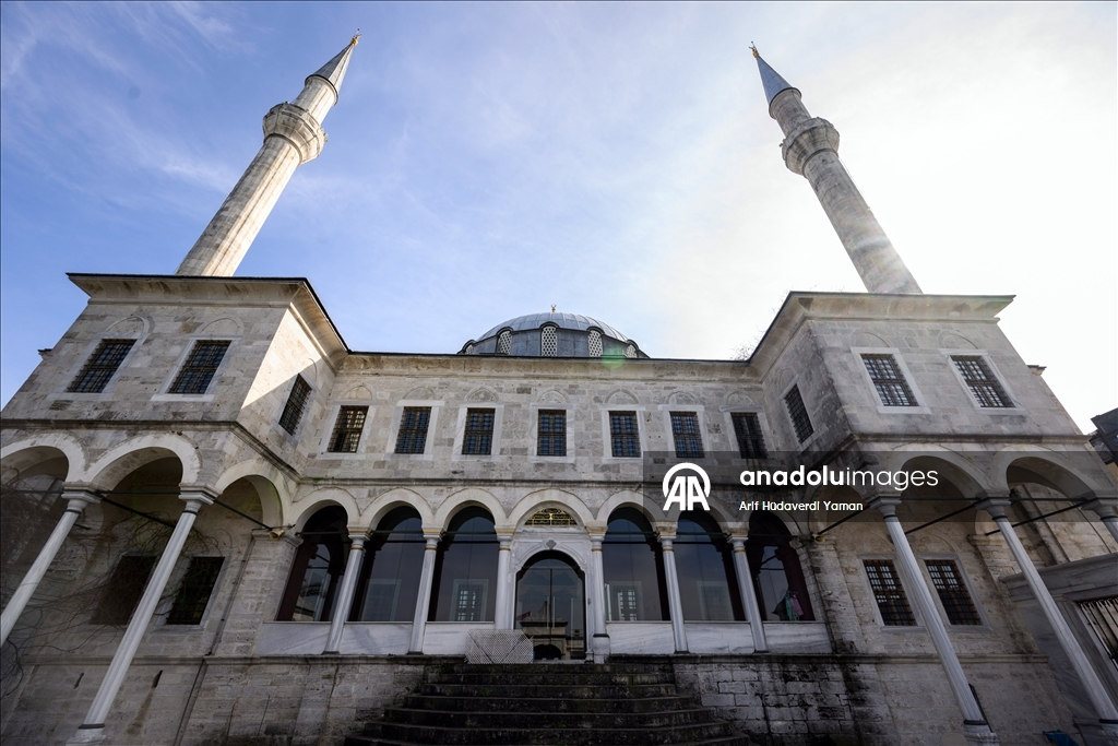 جامع "بكلربكي".. تحفة عثمانية تعانق البوسفور في إسطنبول