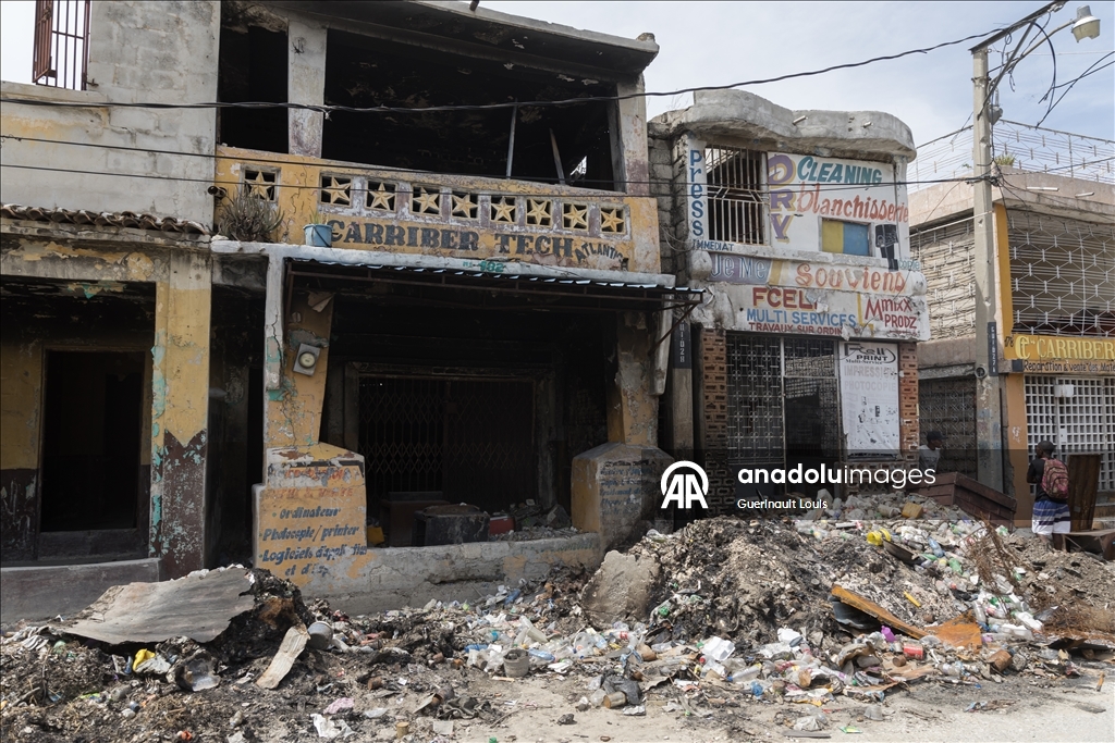 Несмотря на растущие проблемы с безопасностью в Гаити, повседневная жизнь идет своим чередом